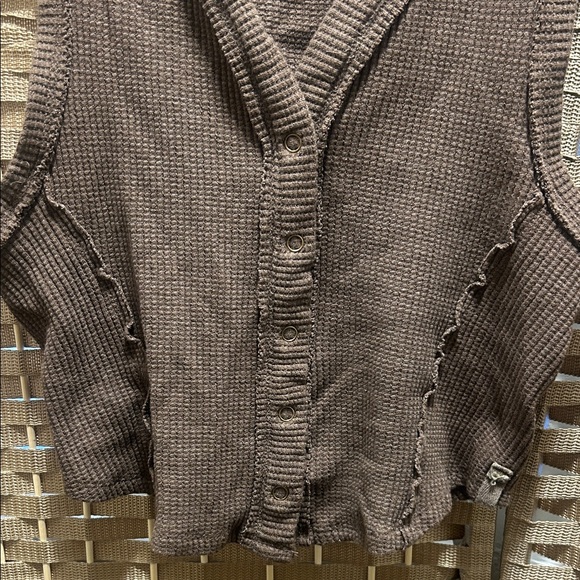 Brown Knit Sleeveless Top - Picture 3 of 4